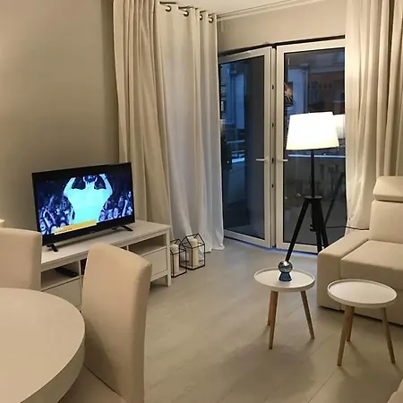 Widok Na Mazury Przy Porcie アパート ギジツコ